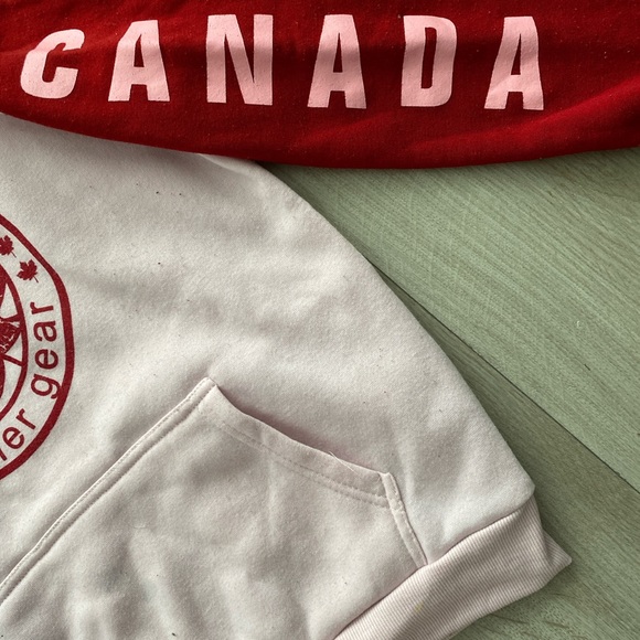 Red and pink Canada 🇨🇦 hoodie - Picture 2 of 4